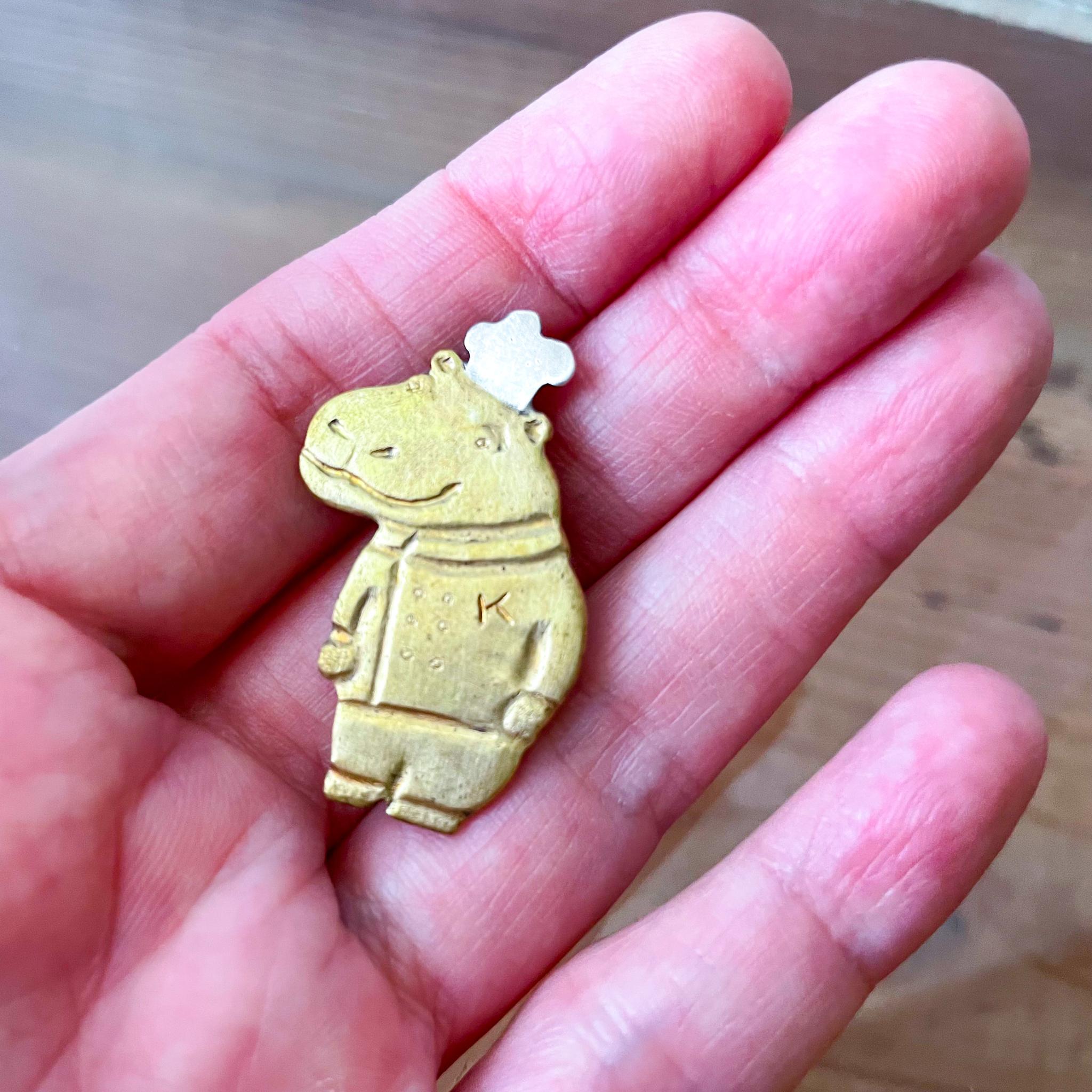 「カバのコックさん」真鍮ブローチ | 3枚目