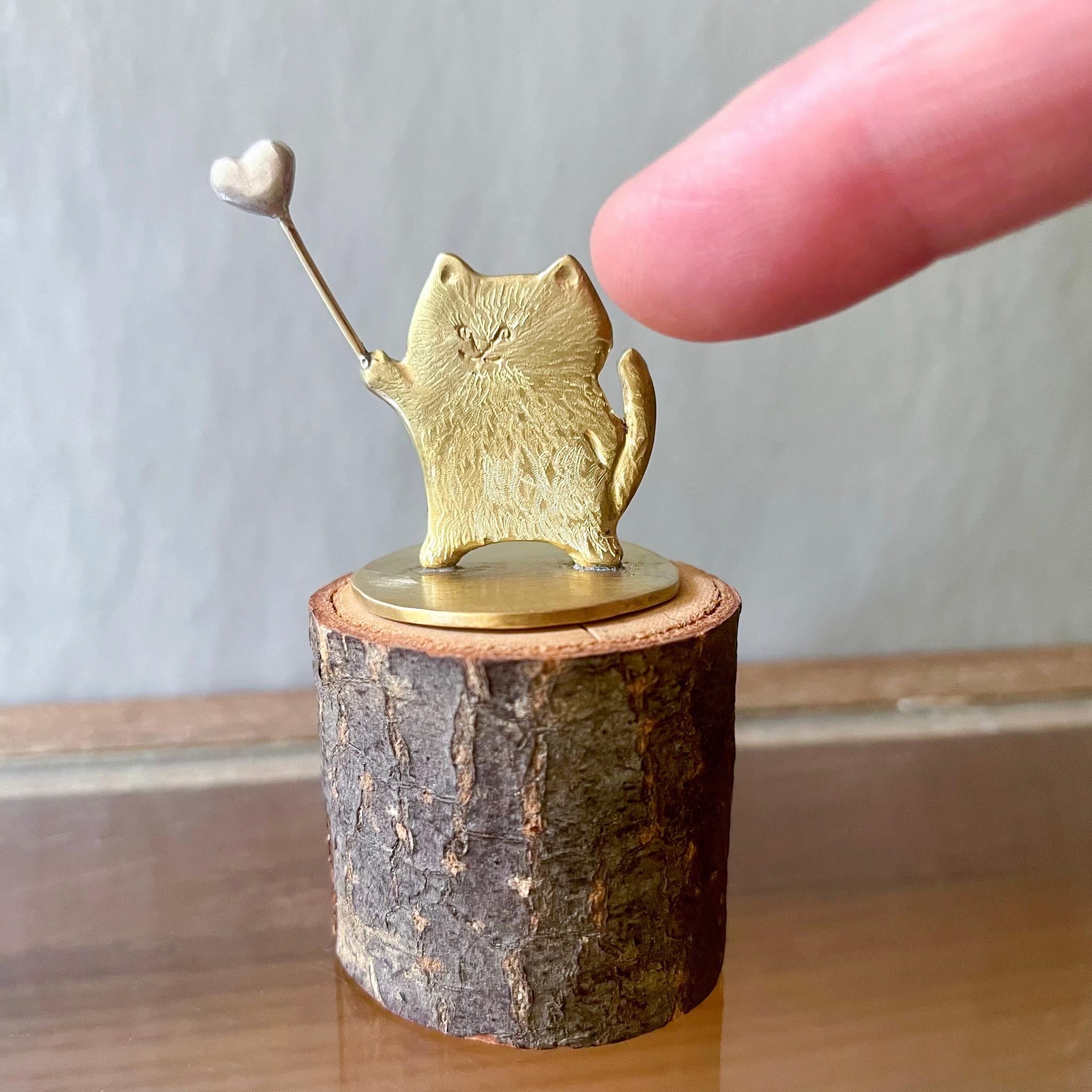 「ハートの猫さん」小さな真鍮オブジェ | 5枚目